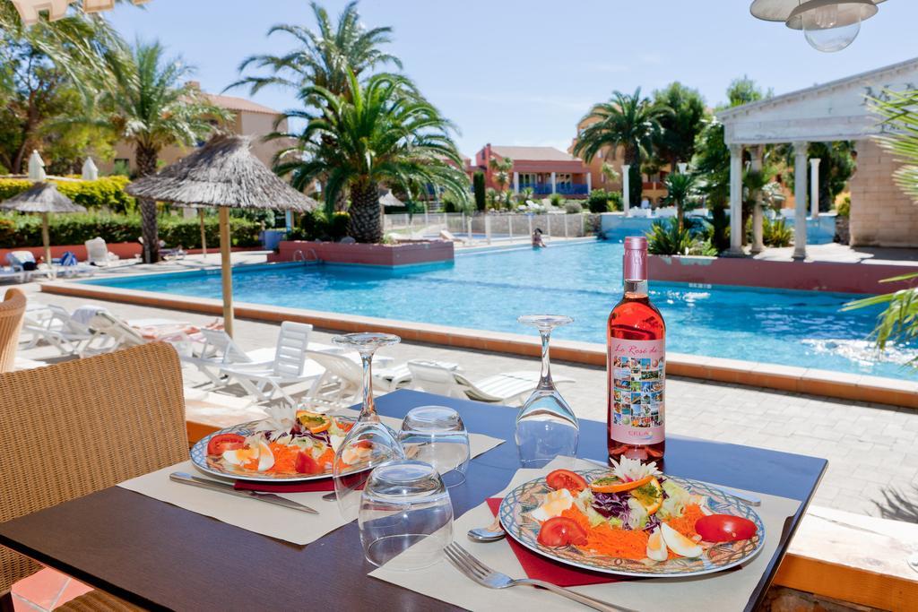 Ibis Styles Perpignan Canet En Roussillon Bagian luar foto