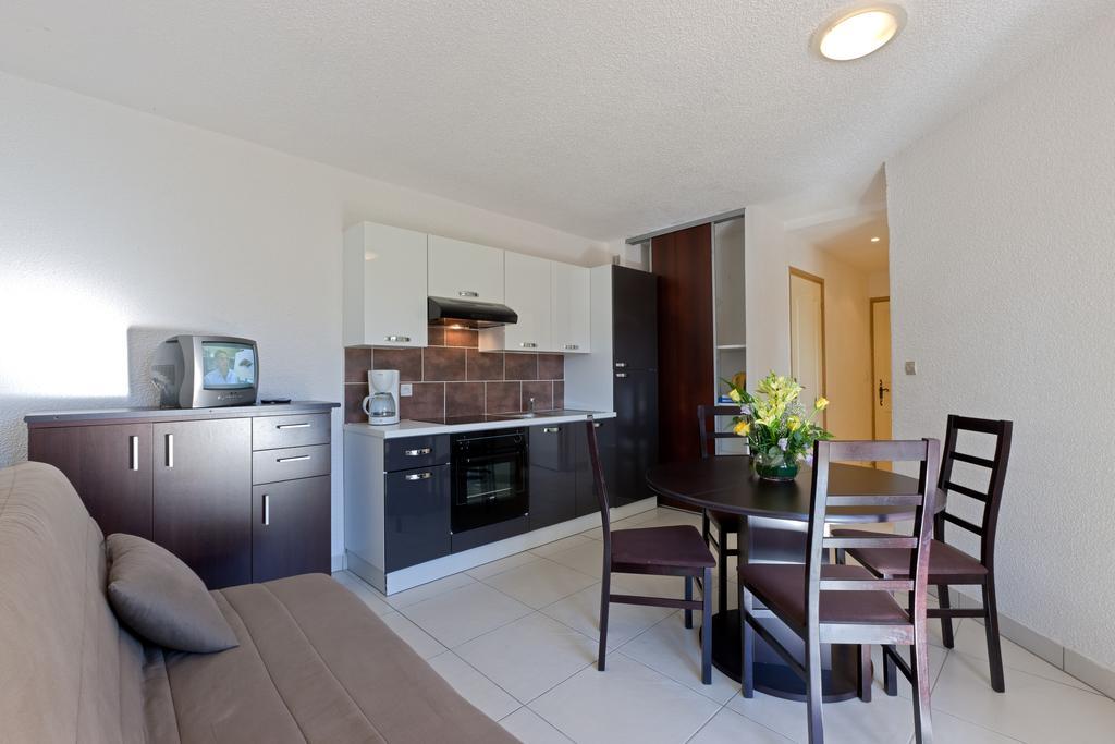 Ibis Styles Perpignan Canet En Roussillon Bagian luar foto