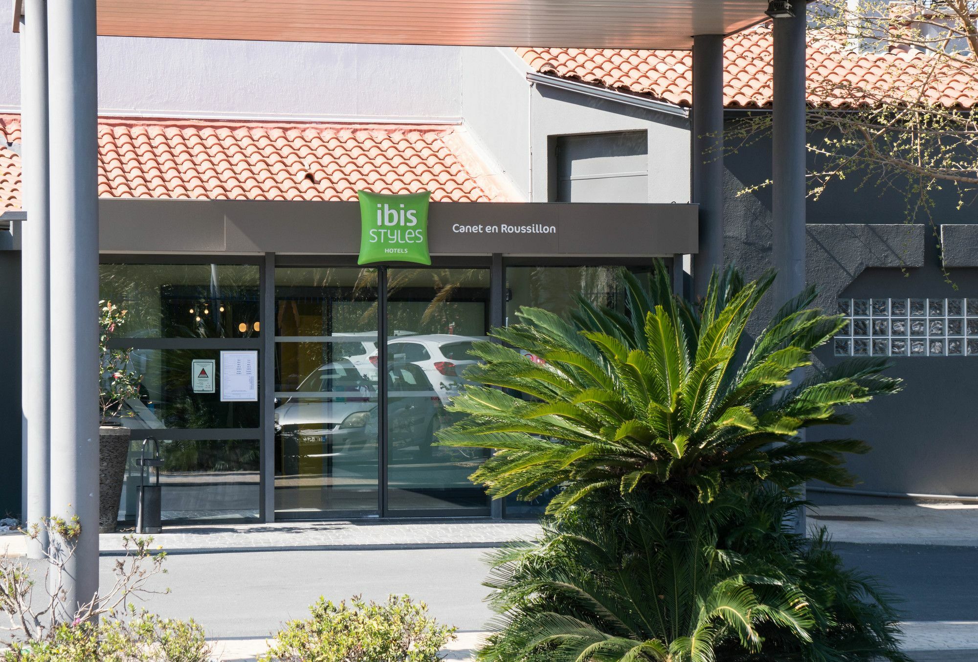 Ibis Styles Perpignan Canet En Roussillon Bagian luar foto
