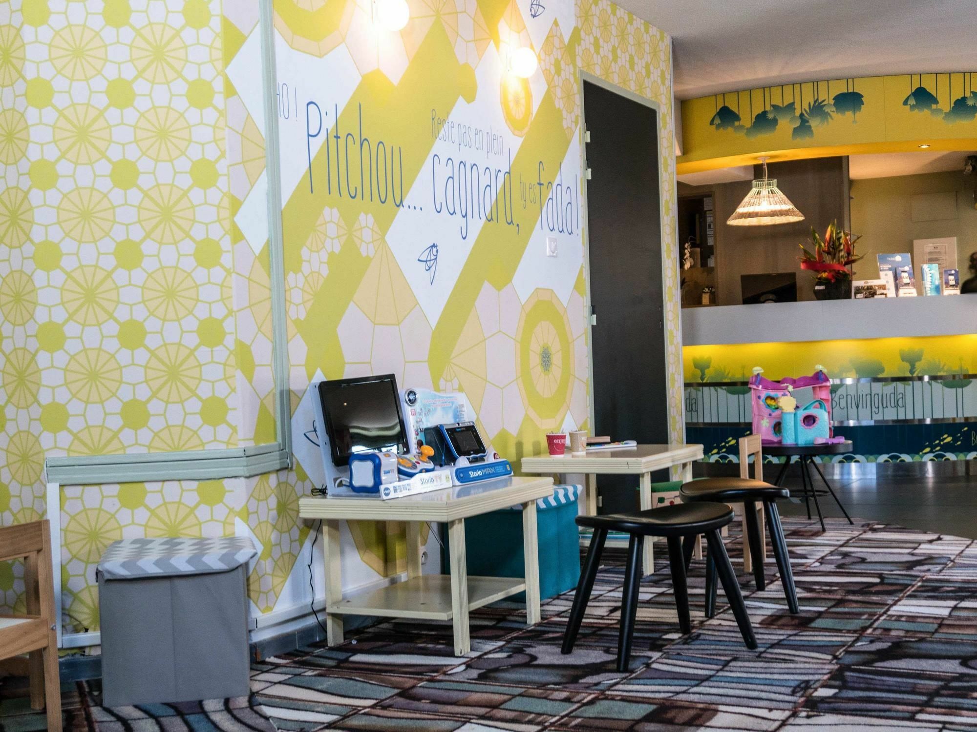 Ibis Styles Perpignan Canet En Roussillon Bagian luar foto